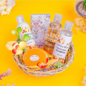 An image of a cosmetic gift hamper